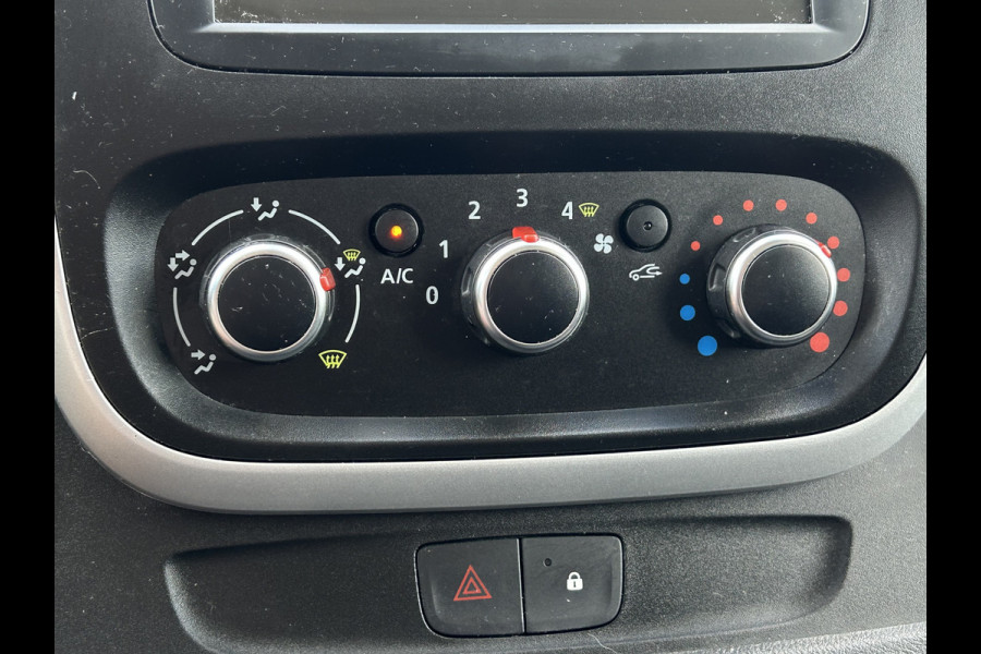 Renault Trafic 2.0 dCi 120 PK / L1H1 / 1e EIG. / 92.126 KM !! / AIRCO / CRUISE / NAVI / BLUETOOTH / 3-ZITS / TREKHAAK