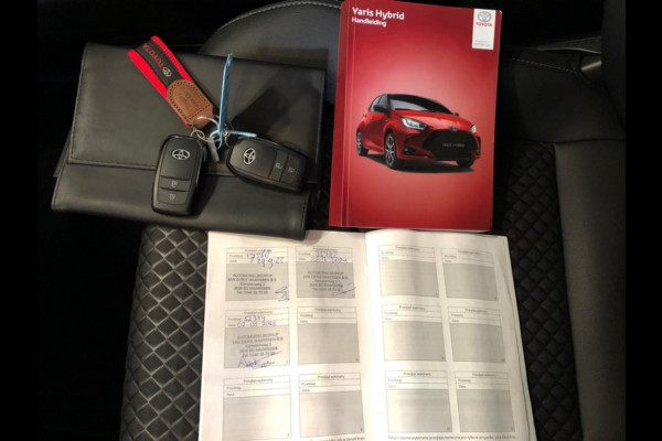 Toyota Yaris 1.5 Hybrid Executive - Automaat - JBL - Climate - Navi - Winterpakket
