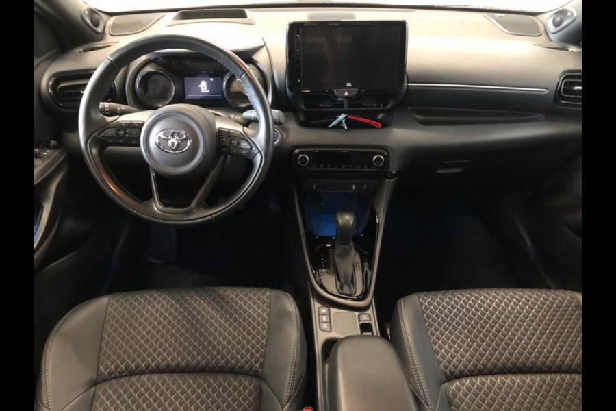 Toyota Yaris 1.5 Hybrid Executive - Automaat - JBL - Climate - Navi - Winterpakket