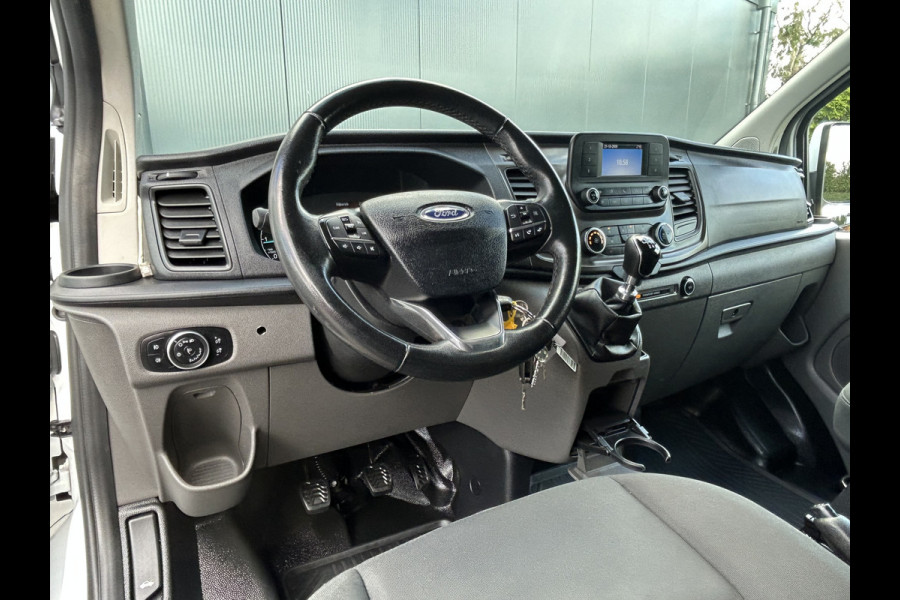 Ford Transit Custom 300 2.0 TDCI 105 PK / L1H1 / 1e EIG. / 80.552 KM !! / AIRCO / CRUISE / STOELVERWARMING / 2X SCHUIFDEUR / CAMERA / BLUETOOTH