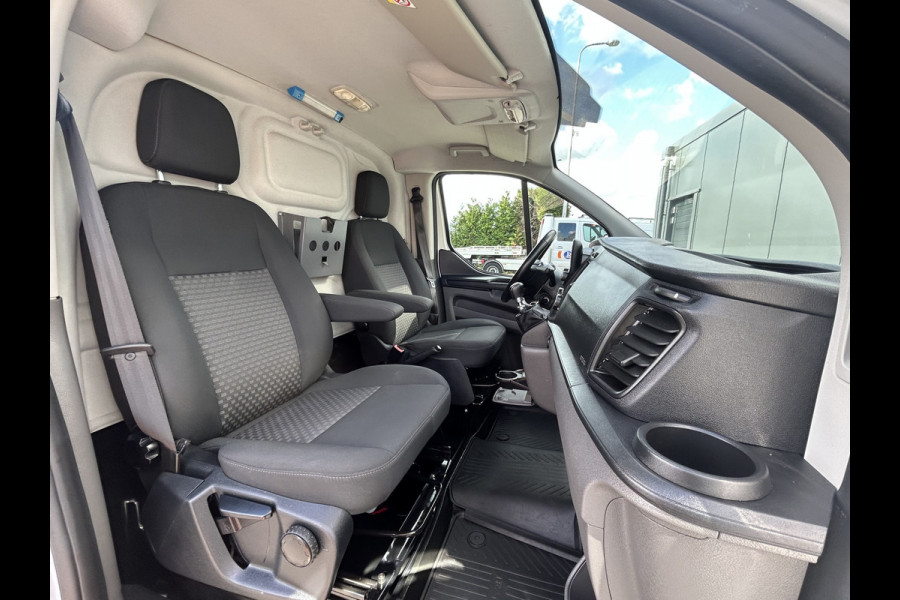 Ford Transit Custom 300 2.0 TDCI 105 PK / L1H1 / 1e EIG. / 80.552 KM !! / AIRCO / CRUISE / STOELVERWARMING / 2X SCHUIFDEUR / CAMERA / BLUETOOTH