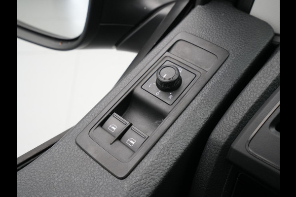 Volkswagen Transporter 2.0 TDI 150pk L2H1 Comfortline Navigatie Camera Cruise Dab Pdc Carplay