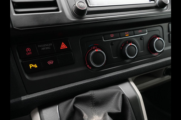 Volkswagen Transporter 2.0 TDI 150pk L2H1 Comfortline Navigatie Camera Cruise Dab Pdc Carplay