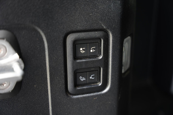 Land Rover Defender 110 P 525 V 8 Black Edition