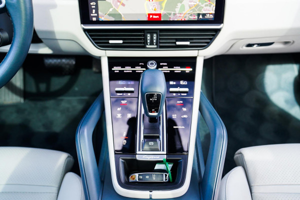 Porsche Cayenne Coupé 3.0 E-Hybrid | Keramisch | Panorama | Sport Design | Head up Display | Porsche Active Safe | NAP