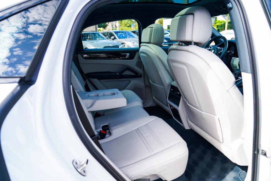 Porsche Cayenne Coupé 3.0 E-Hybrid | Keramisch | Panorama | Sport Design | Head up Display | Porsche Active Safe | NAP