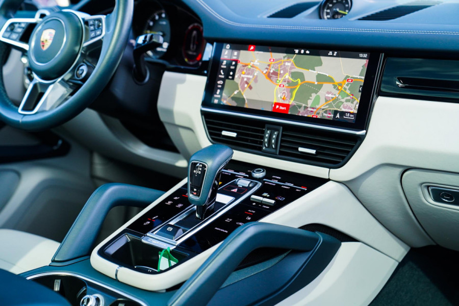 Porsche Cayenne Coupé 3.0 E-Hybrid | Keramisch | Panorama | Sport Design | Head up Display | Porsche Active Safe | NAP