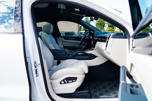 Porsche Cayenne Coupé 3.0 E-Hybrid | Keramisch | Panorama | Sport Design | Head up Display | Porsche Active Safe | NAP