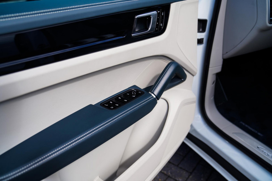 Porsche Cayenne Coupé 3.0 E-Hybrid | Keramisch | Panorama | Sport Design | Head up Display | Porsche Active Safe | NAP