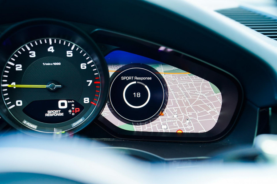 Porsche Cayenne Coupé 3.0 E-Hybrid | Keramisch | Panorama | Sport Design | Head up Display | Porsche Active Safe | NAP