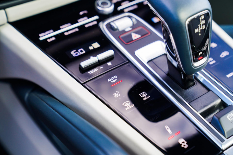 Porsche Cayenne Coupé 3.0 E-Hybrid | Keramisch | Panorama | Sport Design | Head up Display | Porsche Active Safe | NAP