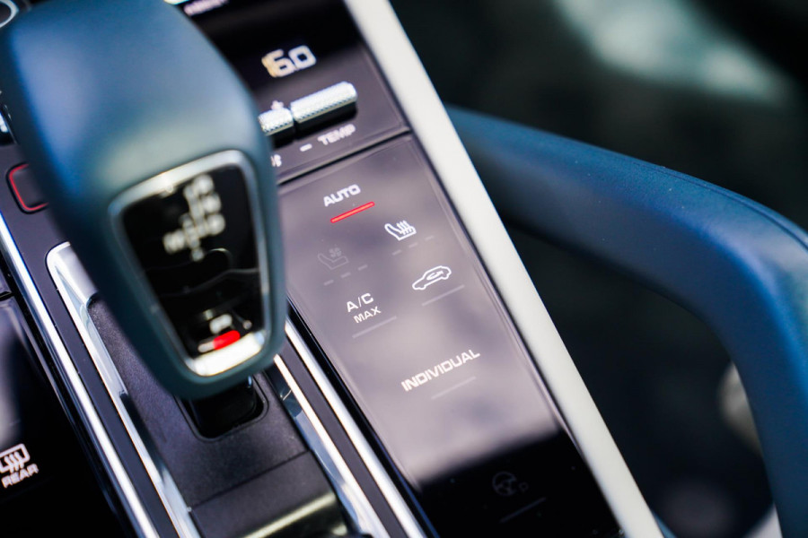 Porsche Cayenne Coupé 3.0 E-Hybrid | Keramisch | Panorama | Sport Design | Head up Display | Porsche Active Safe | NAP