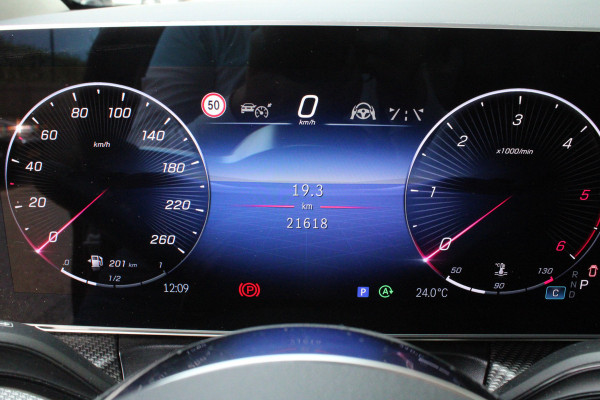 Mercedes-Benz V-Klasse 250d / DC / AMG / Panorama / bj 2025 / 2x Elec Schuifd / 360 Camera / Vol Opties / NIEUWSTAAT