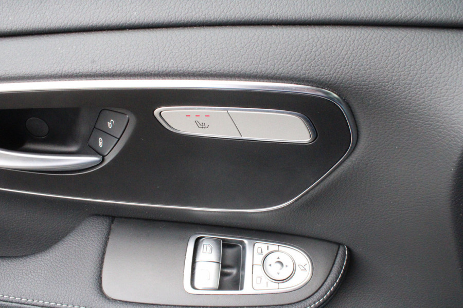 Mercedes-Benz V-Klasse 250d / DC / AMG / Panorama / bj 2025 / 2x Elec Schuifd / 360 Camera / Vol Opties / NIEUWSTAAT