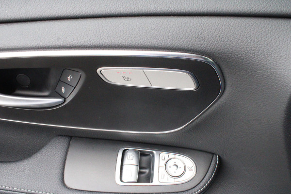 Mercedes-Benz V-Klasse 250d / DC / AMG / Panorama / bj 2025 / 2x Elec Schuifd / 360 Camera / Vol Opties / NIEUWSTAAT