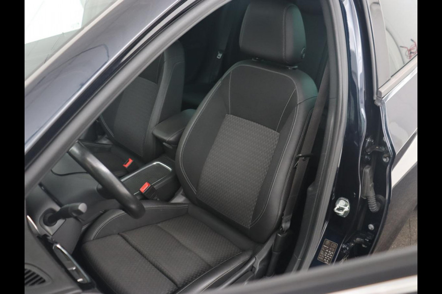 Opel Astra Sports Tourer 1.4 Innovation | Schuifdak | Trekhaak | Camera | Navigatie | Carplay | Climate control | Keyless | PDC | Cruise control