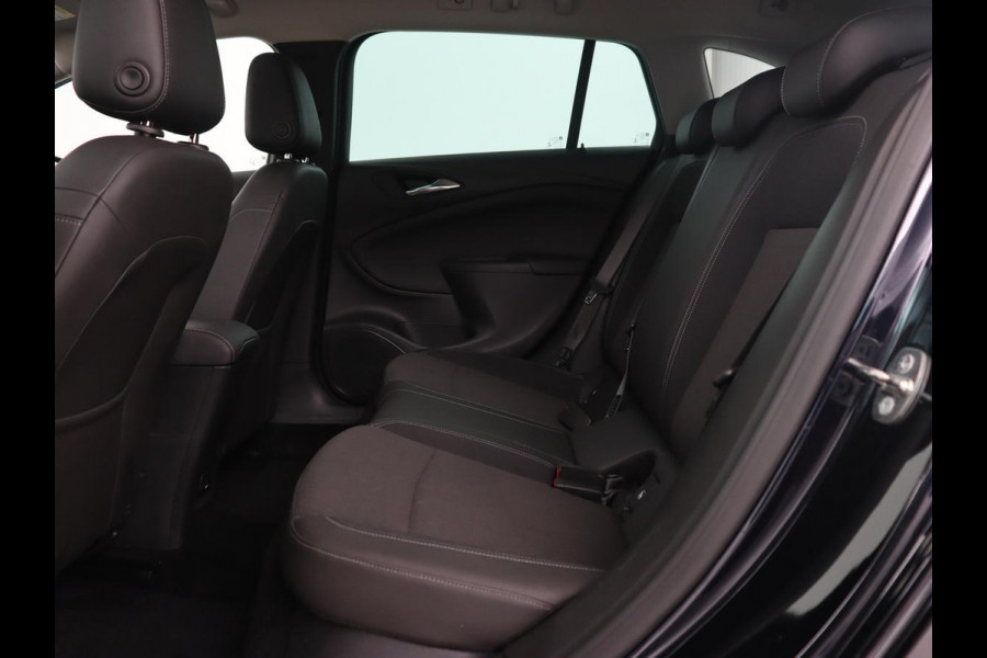 Opel Astra Sports Tourer 1.4 Innovation | Schuifdak | Trekhaak | Camera | Navigatie | Carplay | Climate control | Keyless | PDC | Cruise control