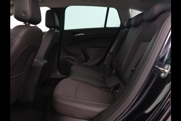 Opel Astra Sports Tourer 1.4 Innovation | Schuifdak | Trekhaak | Camera | Navigatie | Carplay | Climate control | Keyless | PDC | Cruise control