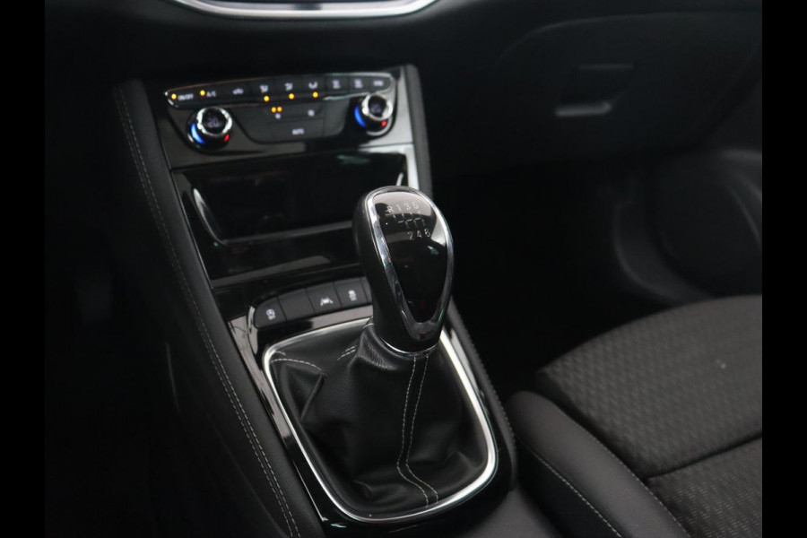 Opel Astra Sports Tourer 1.4 Innovation | Schuifdak | Trekhaak | Camera | Navigatie | Carplay | Climate control | Keyless | PDC | Cruise control