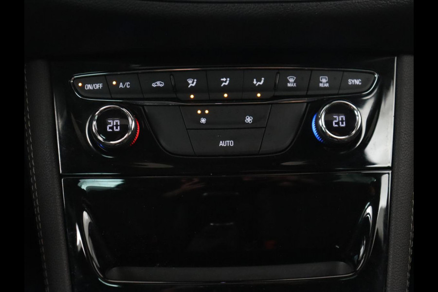 Opel Astra Sports Tourer 1.4 Innovation | Schuifdak | Trekhaak | Camera | Navigatie | Carplay | Climate control | Keyless | PDC | Cruise control