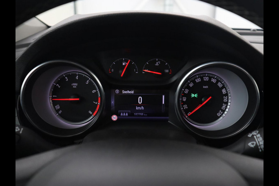 Opel Astra Sports Tourer 1.4 Innovation | Schuifdak | Trekhaak | Camera | Navigatie | Carplay | Climate control | Keyless | PDC | Cruise control
