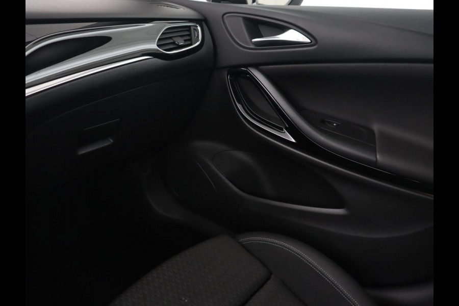 Opel Astra Sports Tourer 1.4 Innovation | Schuifdak | Trekhaak | Camera | Navigatie | Carplay | Climate control | Keyless | PDC | Cruise control
