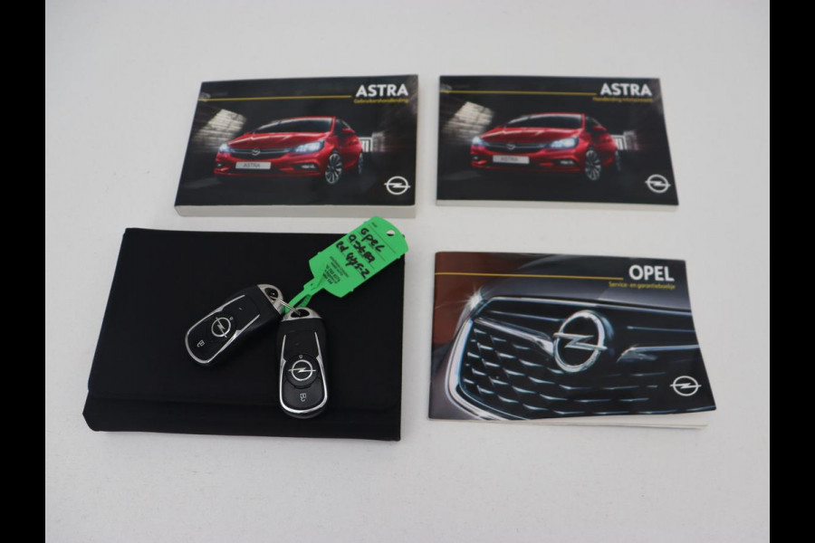 Opel Astra Sports Tourer 1.4 Innovation | Schuifdak | Trekhaak | Camera | Navigatie | Carplay | Climate control | Keyless | PDC | Cruise control