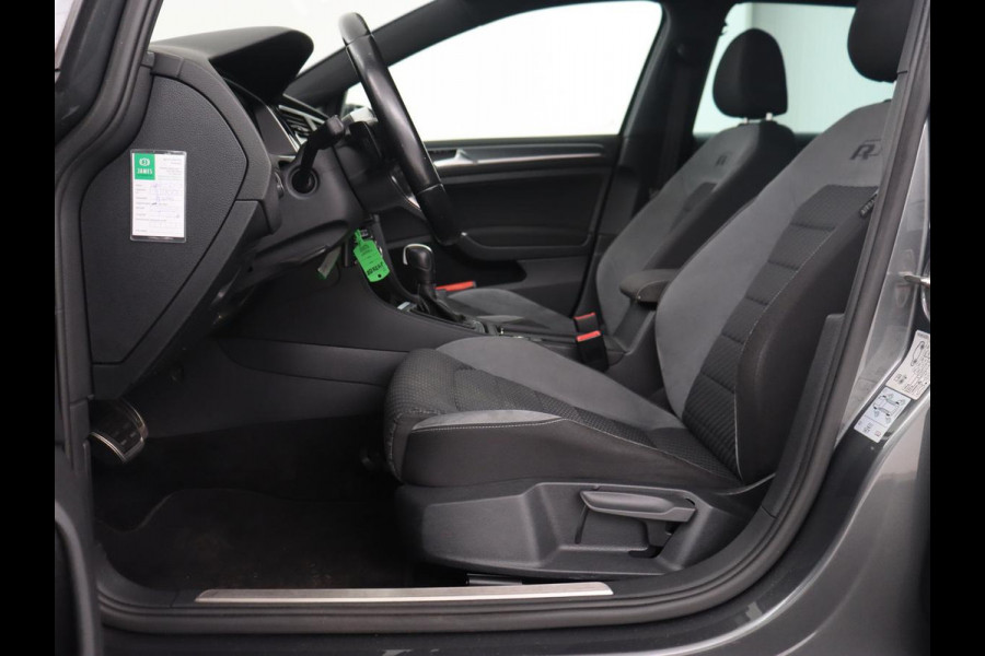 Volkswagen GOLF Variant 1.5 TSI Highline Business R | Trekhaak | Virtual Cockpit | Carplay | Camera | Adaptive cruise | DAB | Climate control