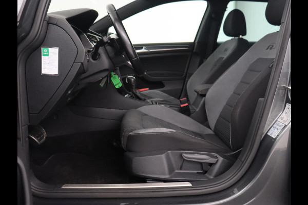 Volkswagen GOLF Variant 1.5 TSI Highline Business R | Trekhaak | Virtual Cockpit | Carplay | Camera | Adaptive cruise | DAB | Climate control