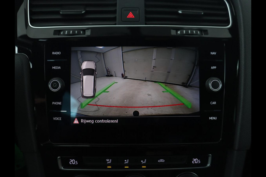 Volkswagen GOLF Variant 1.5 TSI Highline Business R | Trekhaak | Virtual Cockpit | Carplay | Camera | Adaptive cruise | DAB | Climate control