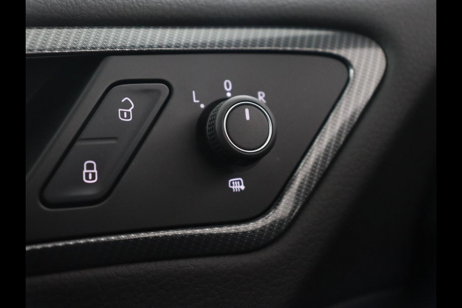 Volkswagen GOLF Variant 1.5 TSI Highline Business R | Trekhaak | Virtual Cockpit | Carplay | Camera | Adaptive cruise | DAB | Climate control