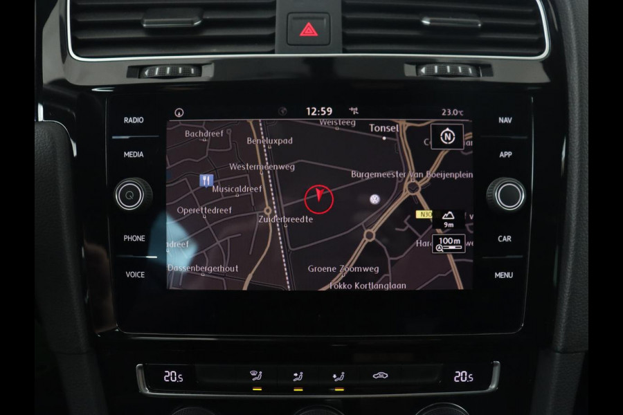 Volkswagen GOLF Variant 1.5 TSI Highline Business R | Trekhaak | Virtual Cockpit | Carplay | Camera | Adaptive cruise | DAB | Climate control