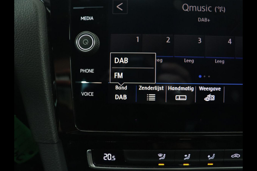 Volkswagen GOLF Variant 1.5 TSI Highline Business R | Trekhaak | Virtual Cockpit | Carplay | Camera | Adaptive cruise | DAB | Climate control