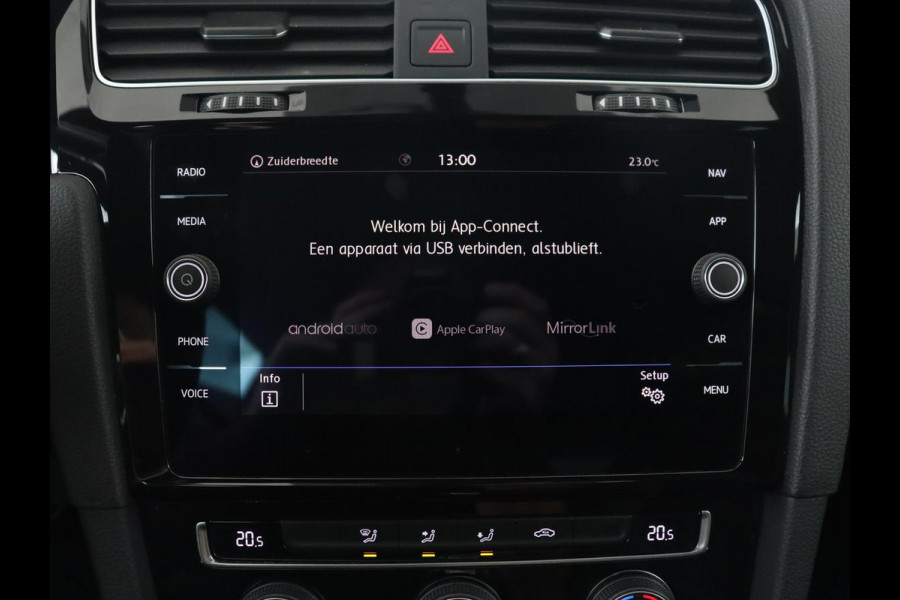 Volkswagen GOLF Variant 1.5 TSI Highline Business R | Trekhaak | Virtual Cockpit | Carplay | Camera | Adaptive cruise | DAB | Climate control