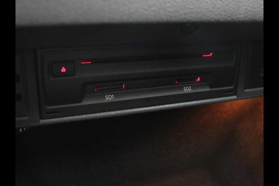 Volkswagen GOLF Variant 1.5 TSI Highline Business R | Trekhaak | Virtual Cockpit | Carplay | Camera | Adaptive cruise | DAB | Climate control