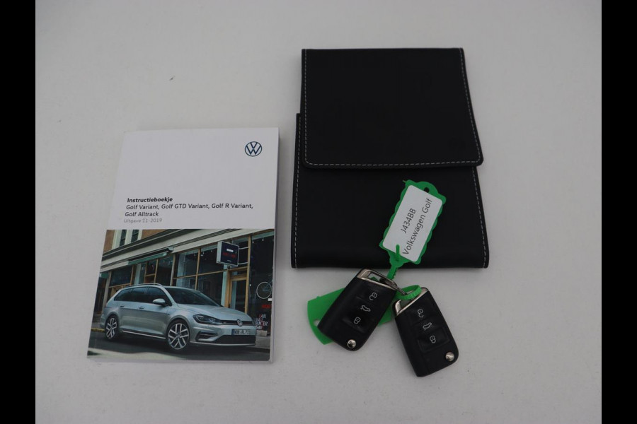 Volkswagen GOLF Variant 1.5 TSI Highline Business R | Trekhaak | Virtual Cockpit | Carplay | Camera | Adaptive cruise | DAB | Climate control