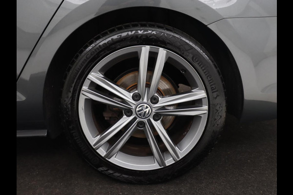 Volkswagen GOLF Variant 1.5 TSI Highline Business R | Trekhaak | Virtual Cockpit | Carplay | Camera | Adaptive cruise | DAB | Climate control