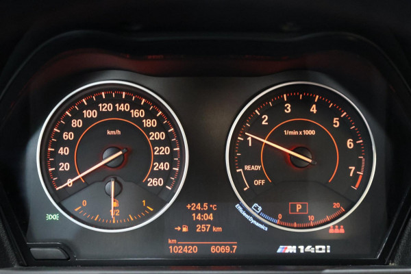BMW 1-serie M140i xDrive MAXTON/LED/SCHUIFDAK/HARMAN/LEER+S.VERWARMING/19" LMV/CAM/CRUISE/ECC/12 MND GARANTIE!