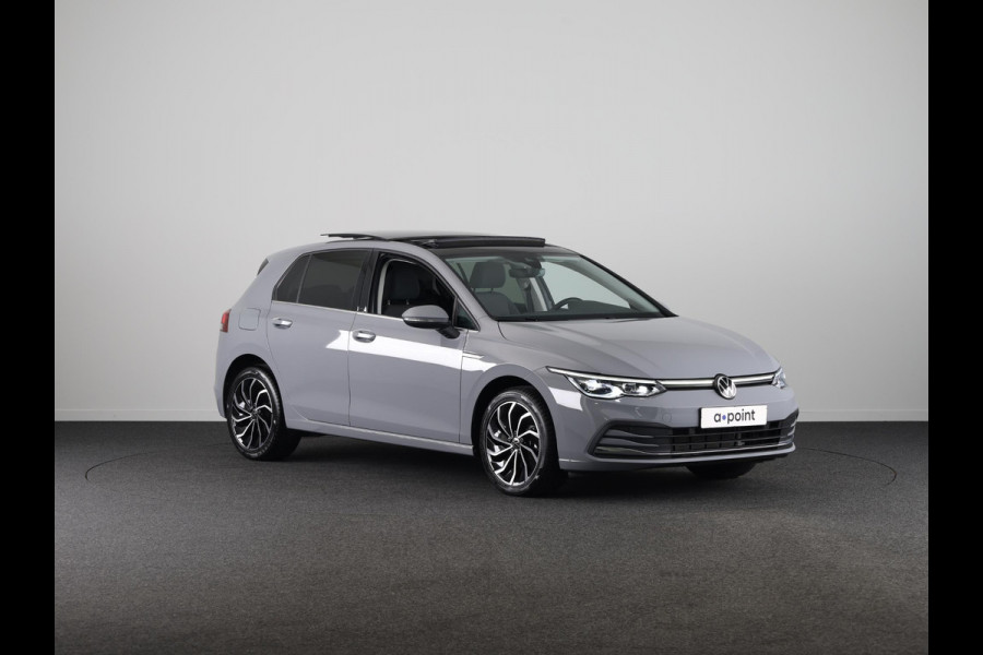 Volkswagen Golf 1.5 eTSI Style 130 pk Automaat (DSG) | Verlengde garantie | Navigatie | Panoramadak | Parkeersensoren | Achteruitrijcamera | Adaptieve cruise control |