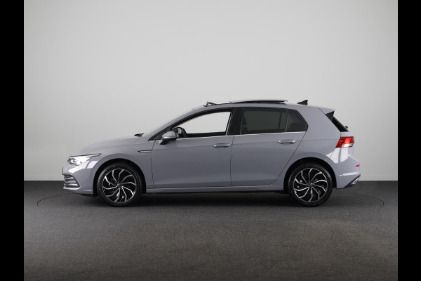 Volkswagen Golf 1.5 eTSI Style 130 pk Automaat (DSG) | Verlengde garantie | Navigatie | Panoramadak | Parkeersensoren | Achteruitrijcamera | Adaptieve cruise control |