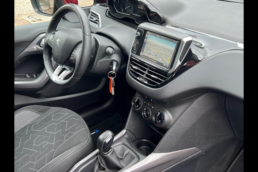 Peugeot 2008 1.2 PureTech Blue Lion 105.000 km NL-AUTO-NAP.