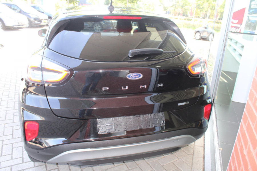 Ford Puma 1.0 EcoBoost 125 PK Hybrid Titanium Automaat | Winterpack | Climate Control | Adaptieve Cruise Control | Navigatie | Privacy Glass