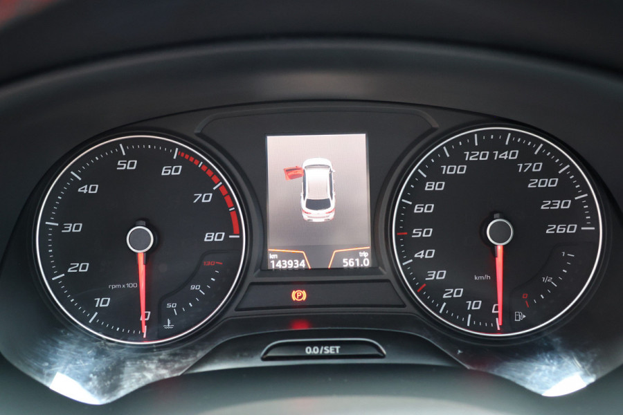 Seat León ST 1.5 TSI FR 150 PK | Panoramadak | Lederen bekleding | Navigatie | CarPlay | Stoelverwarming | LED Koplampen | Beats Audio | DAB | Front Assist | Climatronic | Nieuwe APK