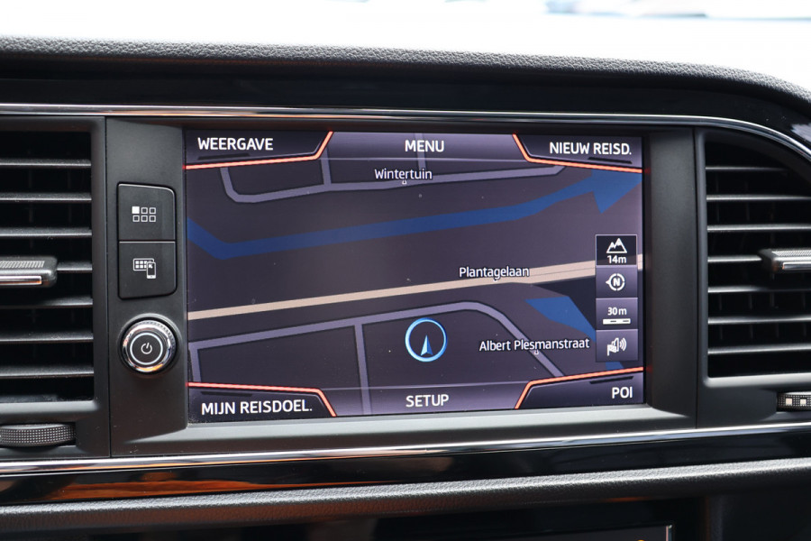 Seat León ST 1.5 TSI FR 150 PK | Panoramadak | Lederen bekleding | Navigatie | CarPlay | Stoelverwarming | LED Koplampen | Beats Audio | DAB | Front Assist | Climatronic | Nieuwe APK