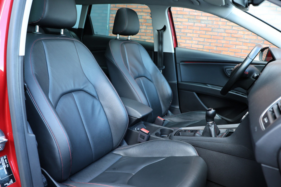 Seat León ST 1.5 TSI FR 150 PK | Panoramadak | Lederen bekleding | Navigatie | CarPlay | Stoelverwarming | LED Koplampen | Beats Audio | DAB | Front Assist | Climatronic | Nieuwe APK