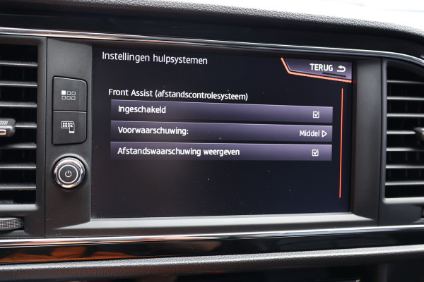 Seat León ST 1.5 TSI FR 150 PK | Panoramadak | Lederen bekleding | Navigatie | CarPlay | Stoelverwarming | LED Koplampen | Beats Audio | DAB | Front Assist | Climatronic | Nieuwe APK
