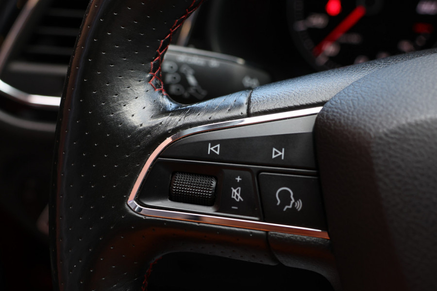 Seat León ST 1.5 TSI FR 150 PK | Panoramadak | Lederen bekleding | Navigatie | CarPlay | Stoelverwarming | LED Koplampen | Beats Audio | DAB | Front Assist | Climatronic | Nieuwe APK