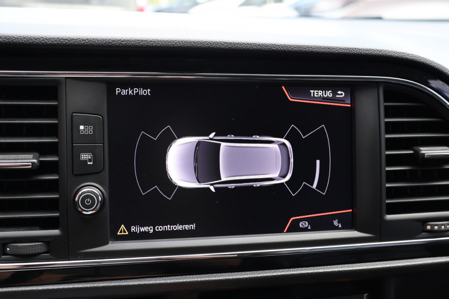Seat León ST 1.5 TSI FR 150 PK | Panoramadak | Lederen bekleding | Navigatie | CarPlay | Stoelverwarming | LED Koplampen | Beats Audio | DAB | Front Assist | Climatronic | Nieuwe APK