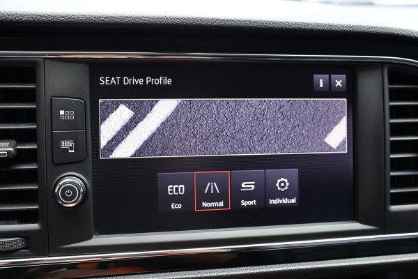 Seat León ST 1.5 TSI FR 150 PK | Panoramadak | Lederen bekleding | Navigatie | CarPlay | Stoelverwarming | LED Koplampen | Beats Audio | DAB | Front Assist | Climatronic | Nieuwe APK