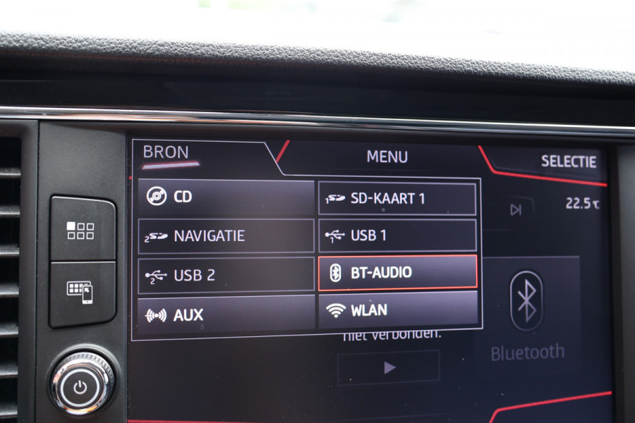 Seat León ST 1.5 TSI FR 150 PK | Panoramadak | Lederen bekleding | Navigatie | CarPlay | Stoelverwarming | LED Koplampen | Beats Audio | DAB | Front Assist | Climatronic | Nieuwe APK